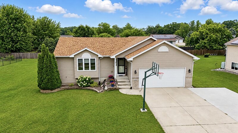 Image of 612 Birdie Lane